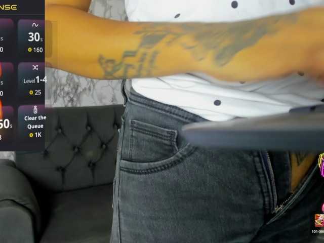 LeslieLux live webcam show
