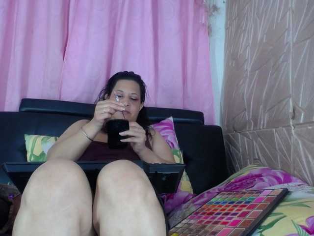 Camila-milf live cam on BongaCams