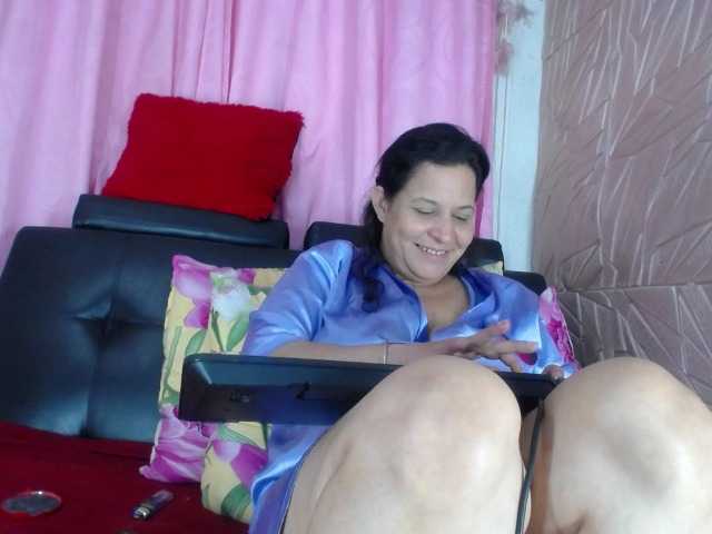 Camila-milf live cam preview