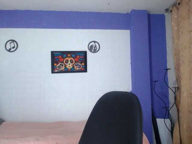 Camila-milf live cam on BongaCams