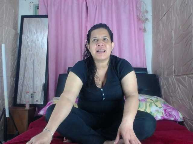 Camila-milf live cam preview