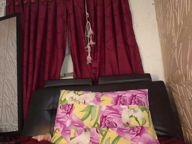 Camila-milf live webcam show