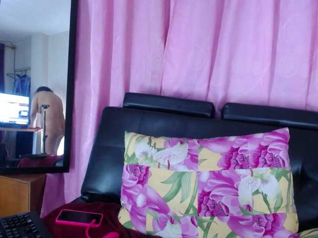 Camila-milf live cam preview