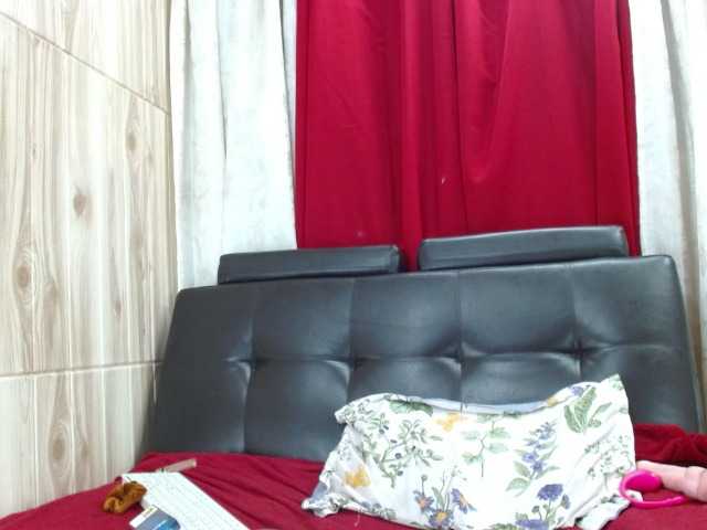 Camila-milf live cam on BongaCams
