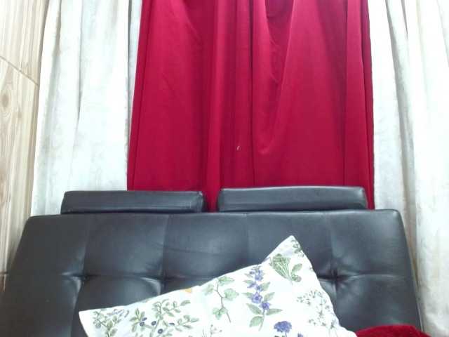 Camila-milf live cam on BongaCams