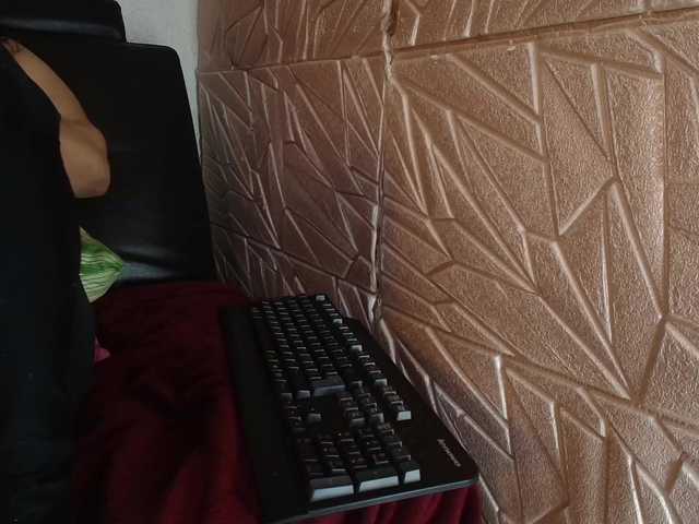 Camila-milf live cam on BongaCams