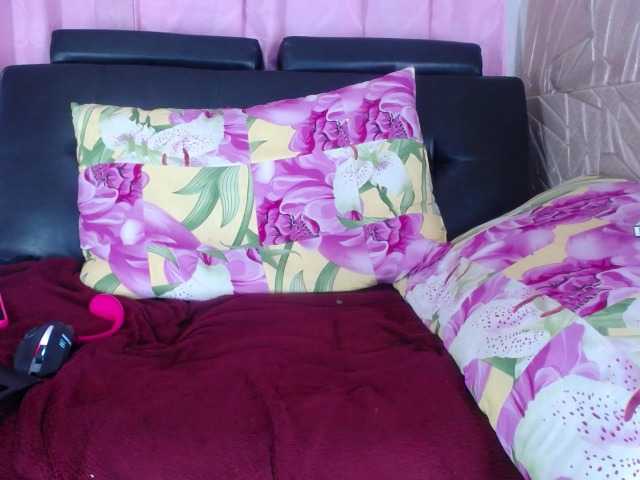 Camila-milf live cam preview