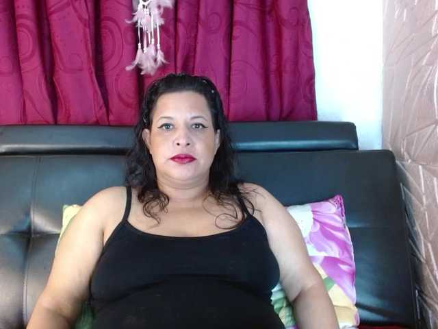 Camila-milf live cam on BongaCams