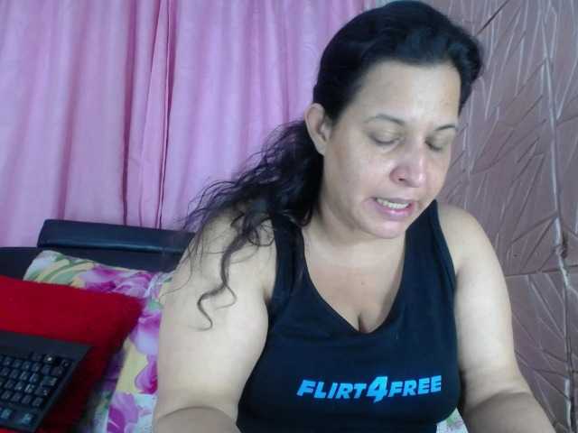 Camila-milf live cam preview