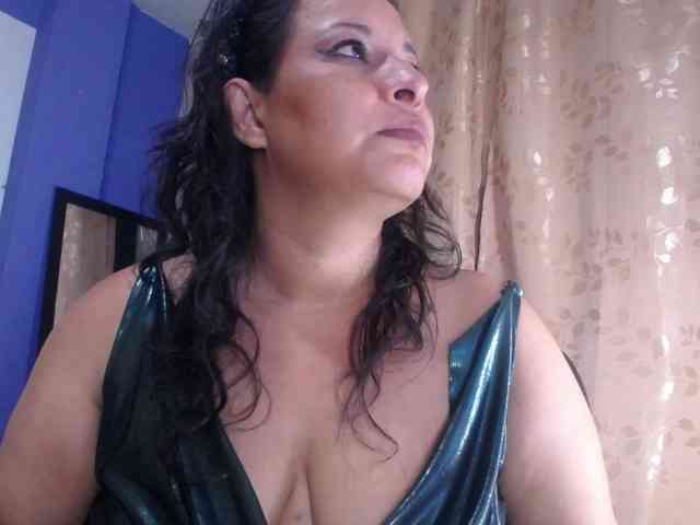 Camila-milf