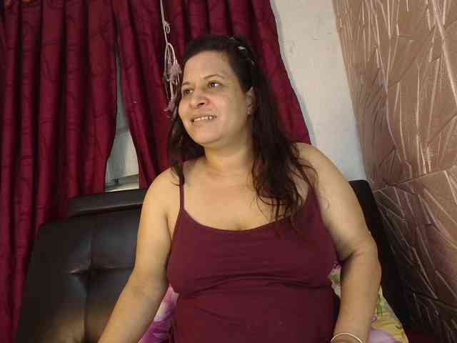 Camila-milf webcam