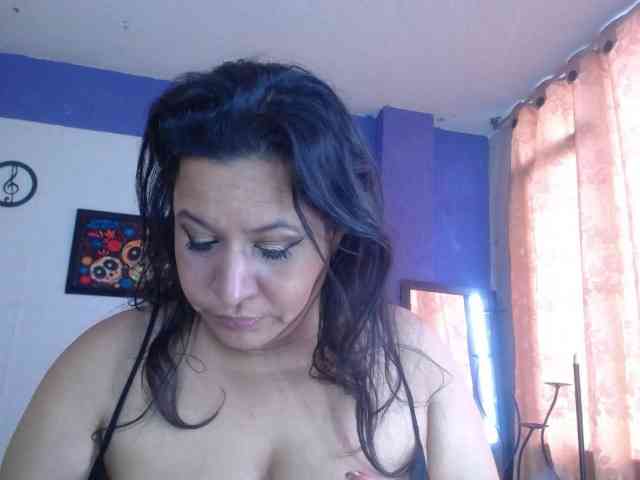Camila-milf
