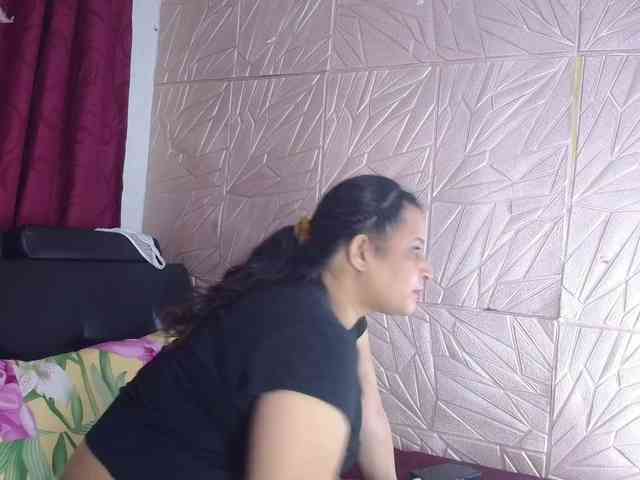 Camila-milf webcam