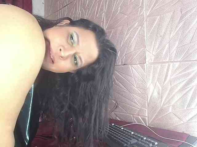 Camila-milf webcam