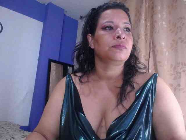 Camila-milf