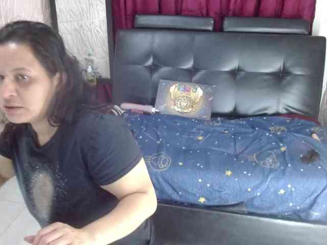 Camila-milf webcam