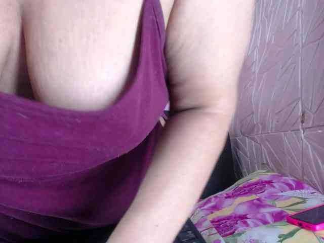 Camila-milf webcam