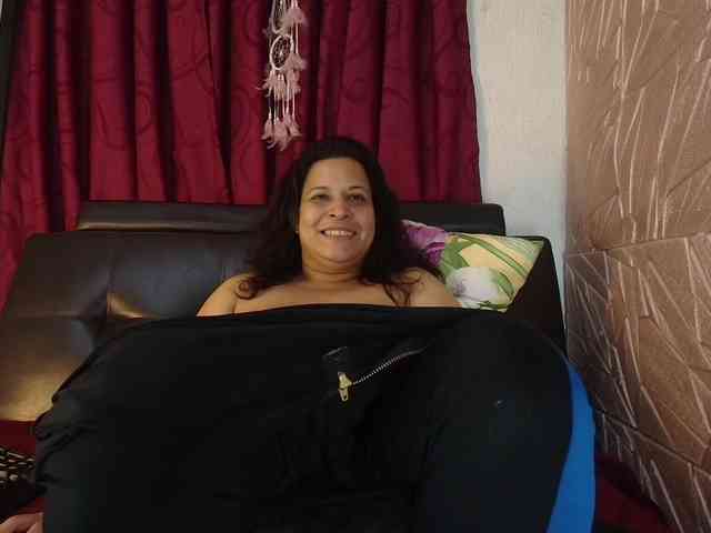 Camila-milf webcam