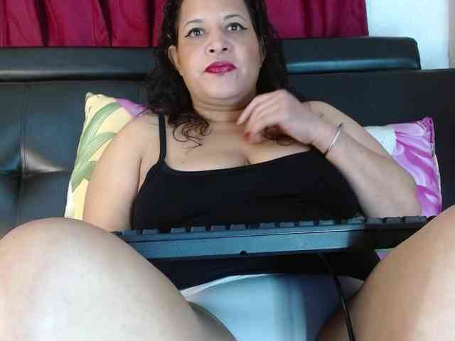 Camila-milf webcam