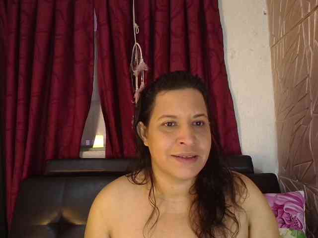 Camila-milf webcam