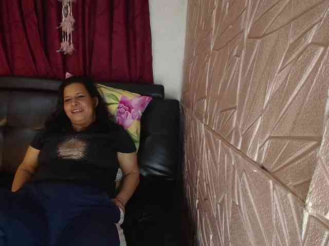 Camila-milf webcam