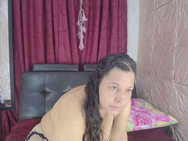 Camila-milf webcam