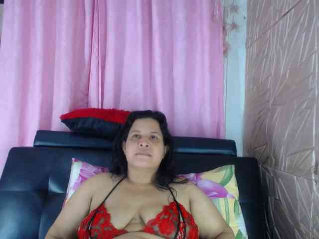 Camila-milf