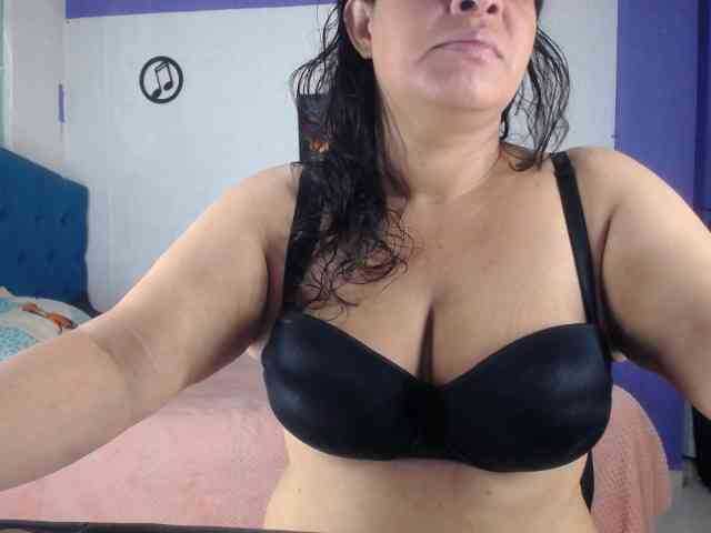 Camila-milf
