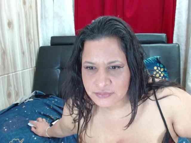 Camila-milf