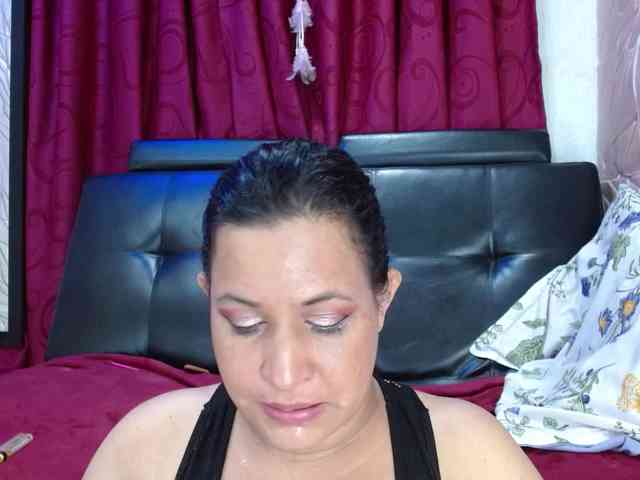 Camila-milf webcam