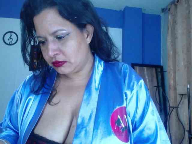 Camila-milf