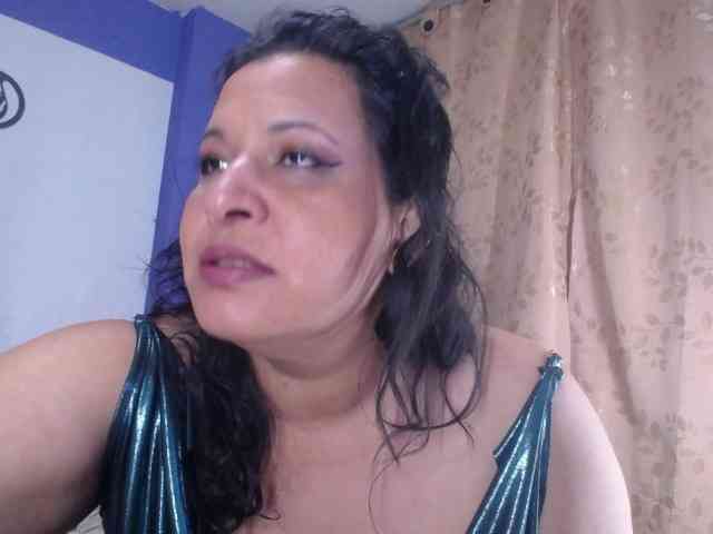 Camila-milf webcam