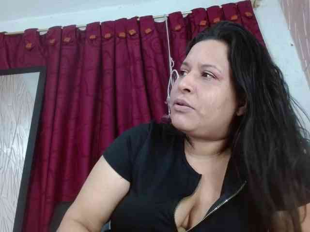 Camila-milf webcam