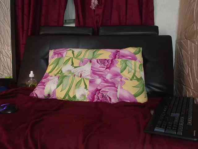 Camila-milf webcam