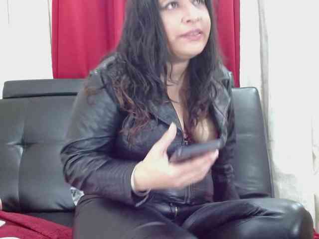 Camila-milf webcam