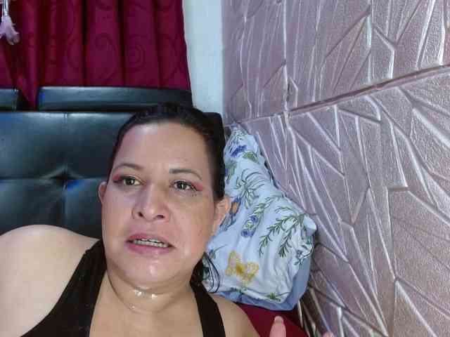 Camila-milf webcam