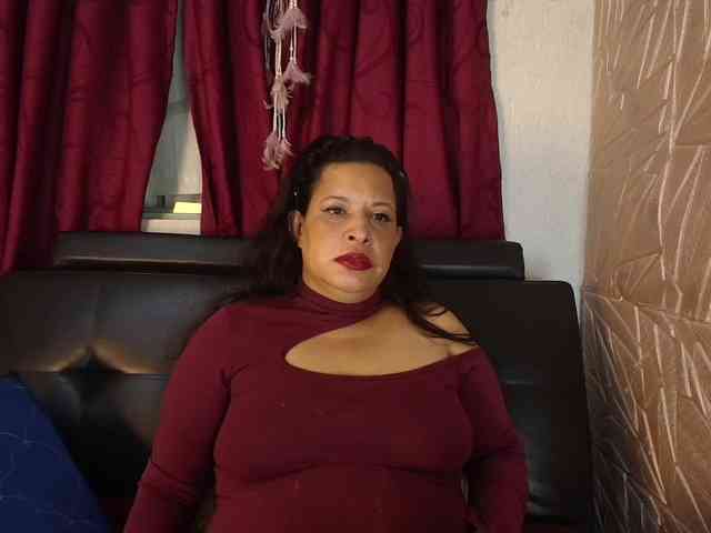 Camila-milf