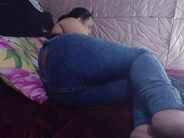 Model: Camila-milf