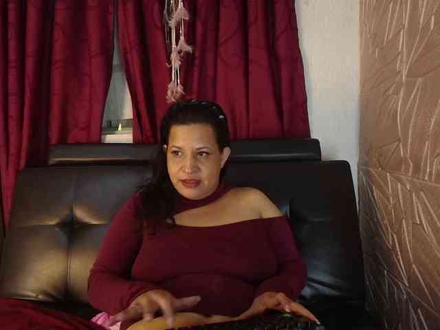 Camila-milf