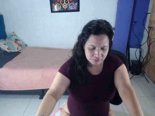 Camila-milf