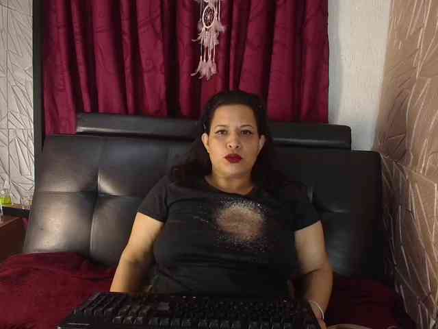 Camila-milf webcam