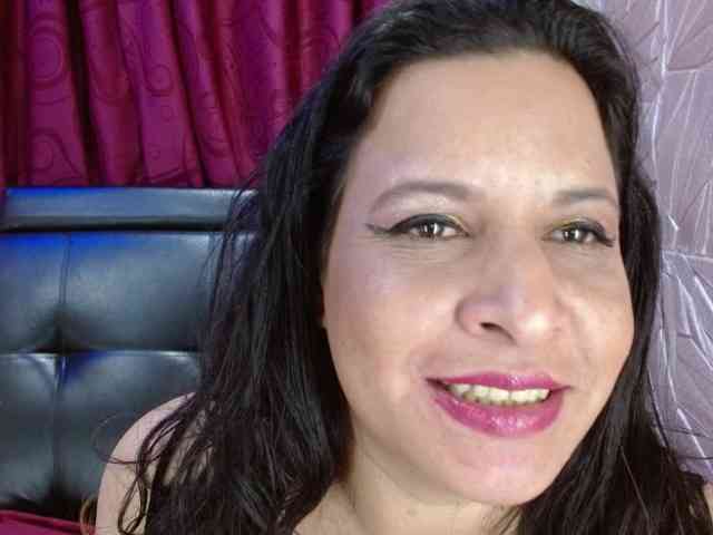 Camila-milf