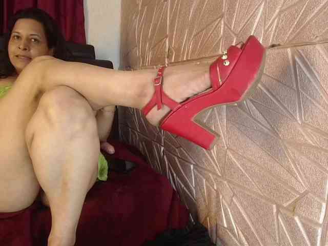 Camila-milf webcam