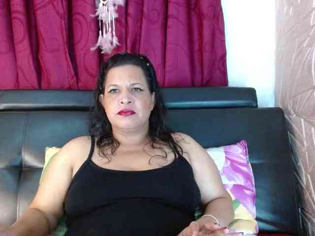 Camila-milf webcam