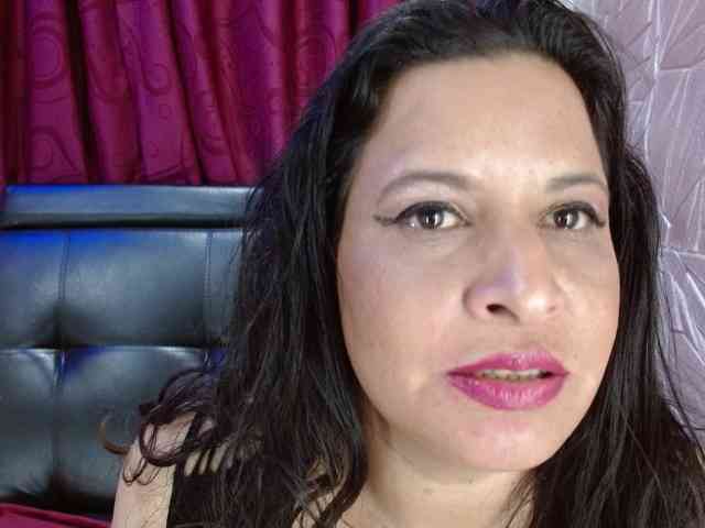 Camila-milf webcam