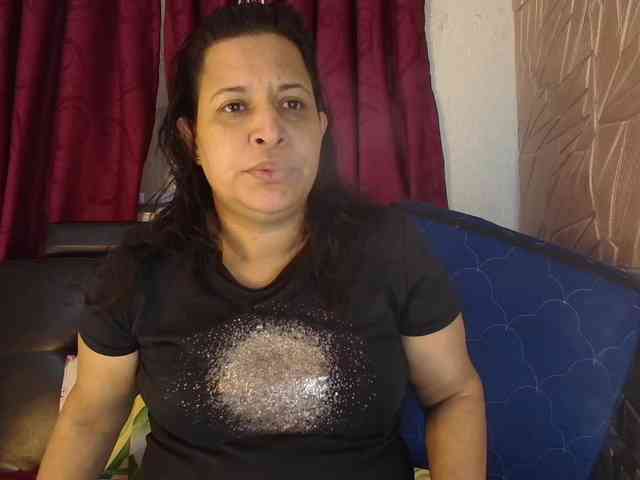 Camila-milf webcam