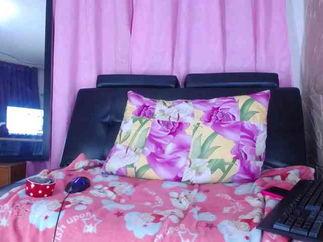 Camila-milf webcam