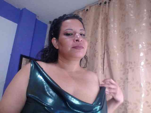 Camila-milf