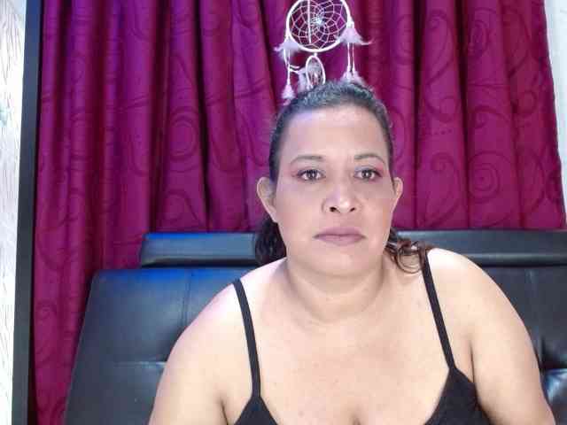 Camila-milf