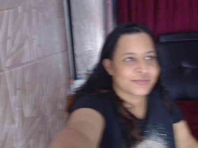 Camila-milf webcam
